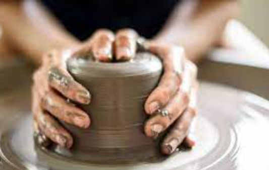 The Art of Pottery: A Guide to Choosing the Right Pottery Wheels