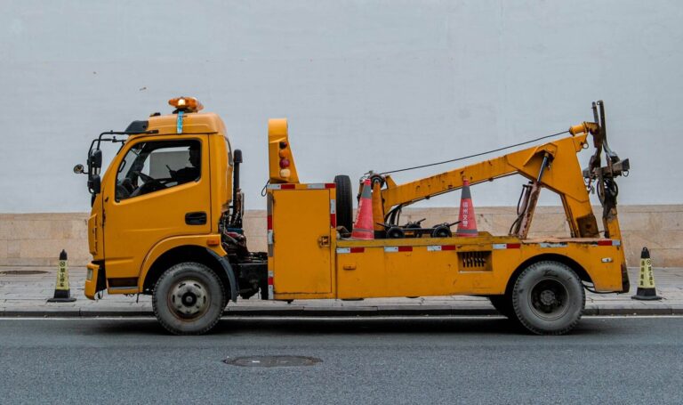 Understanding Towing Services: A Simple Guide to Tow Trucks and Help on the Road”