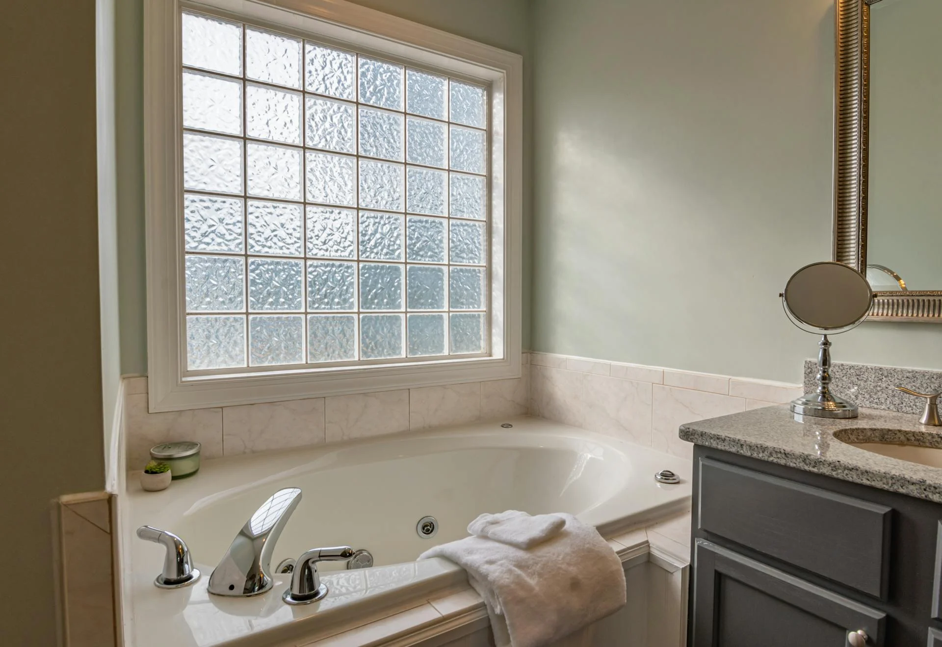 7 Signs Your Bathroom Needs a Modern Makeover