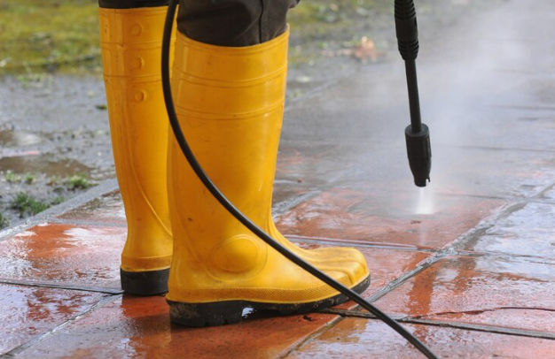 Woodbridge Power Washing Services – Our Process and Equipment